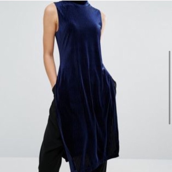 J.O.A blue pleated sleeveless high neck high slit long tunic blouse size medium - Picture 2 of 4